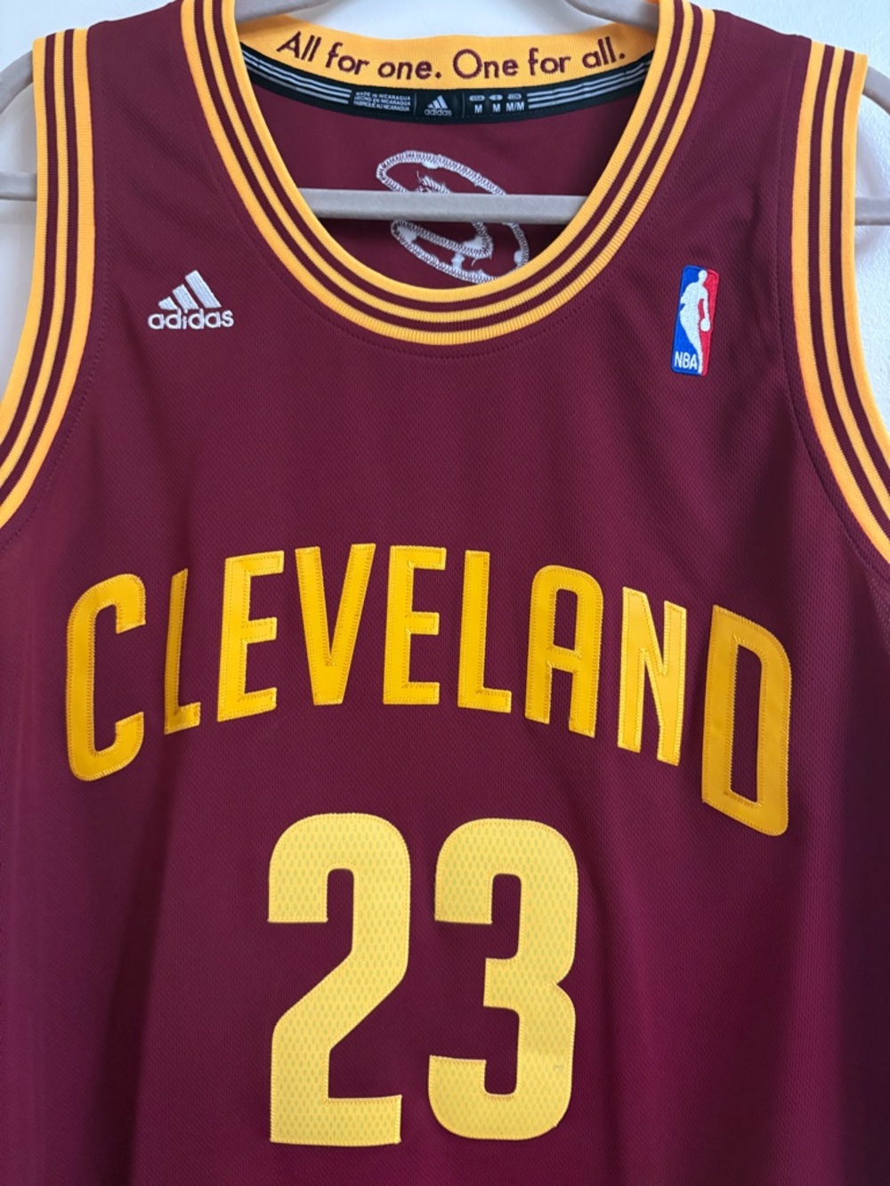 LeBron James Cleveland Cavaliers Adidas Swingman Jersey #23 Road Yellow Size M - Picture 3 of 10